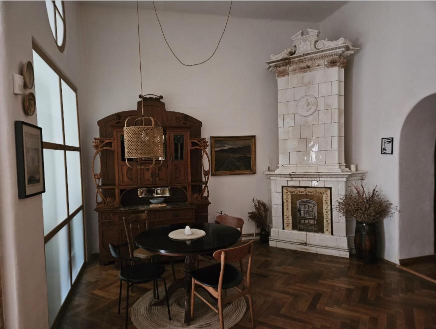 Anno 1800 Apartment Bistrita  Exterior photo